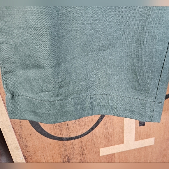 St. John's Bay Army Green Capris - Picture 3 of 10